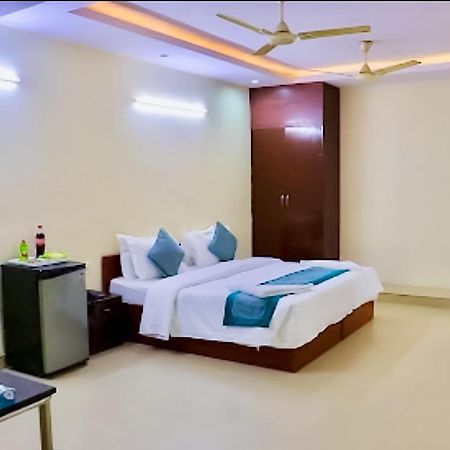 Happy Inn - Near Saket Metro New Delhi Extérieur photo