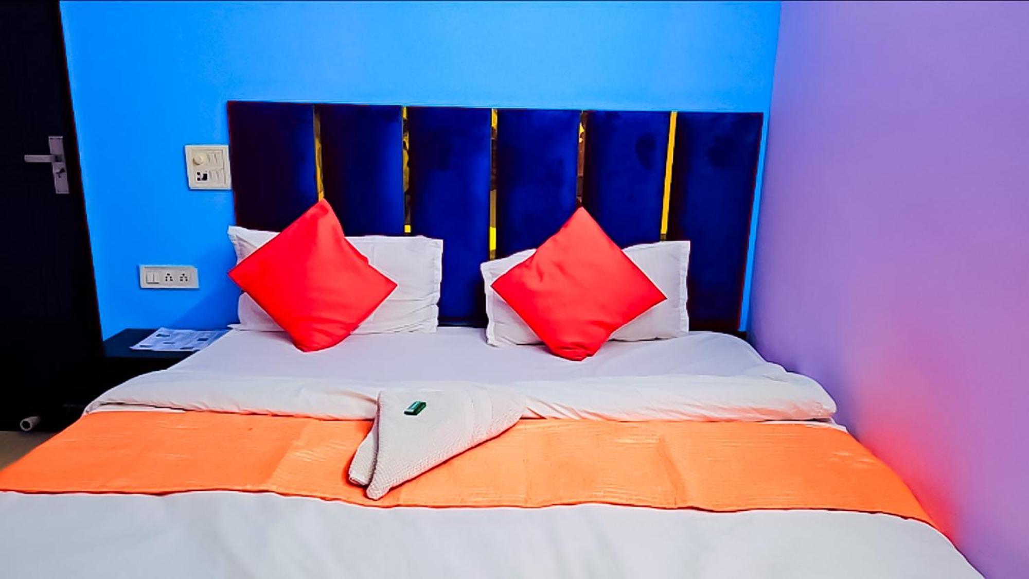 Happy Inn - Near Saket Metro New Delhi Extérieur photo