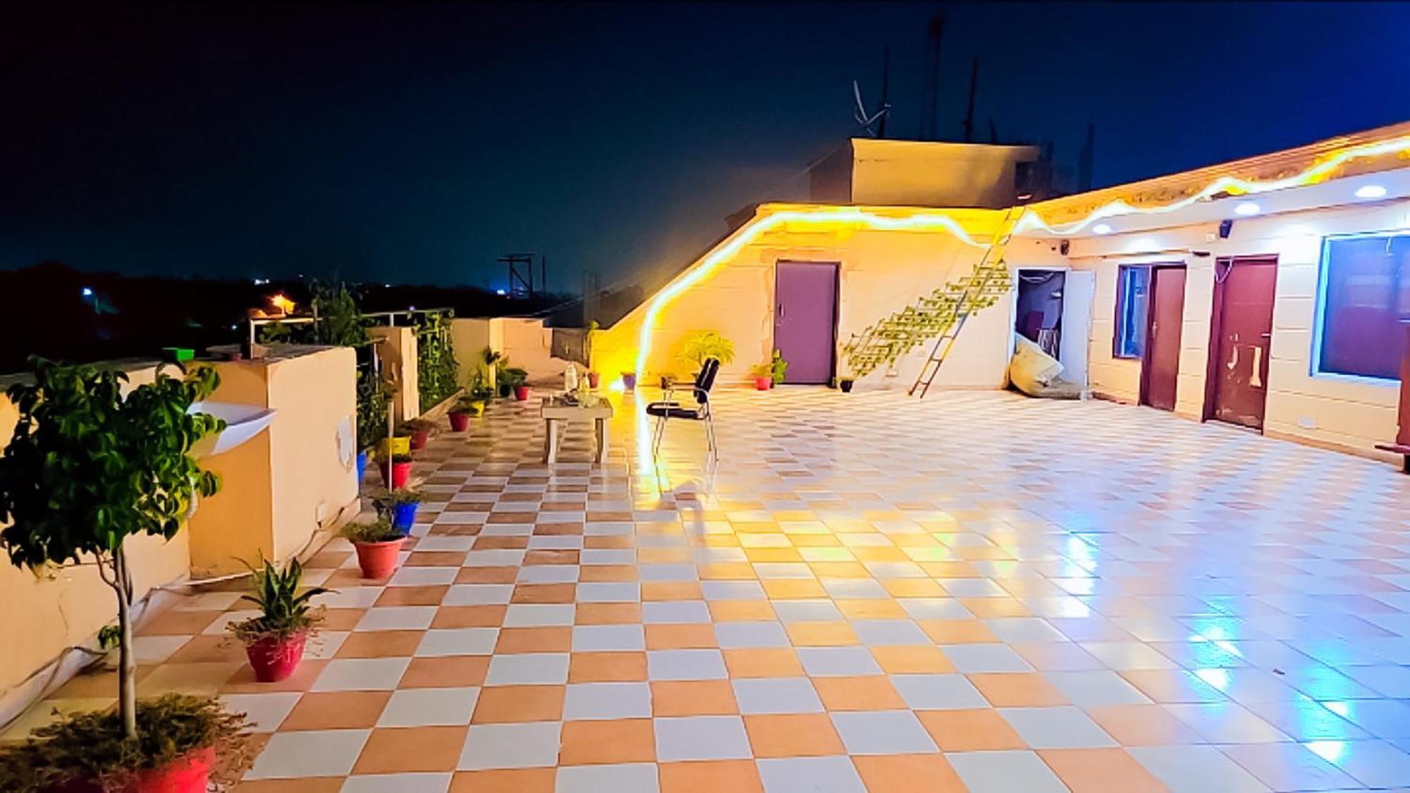 Happy Inn - Near Saket Metro New Delhi Extérieur photo