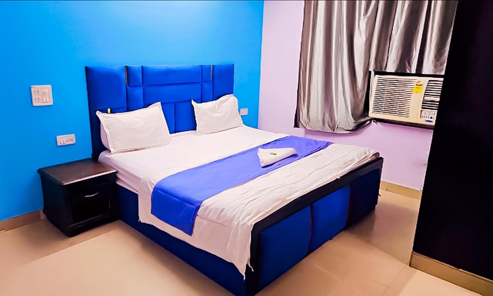 Happy Inn - Near Saket Metro New Delhi Extérieur photo