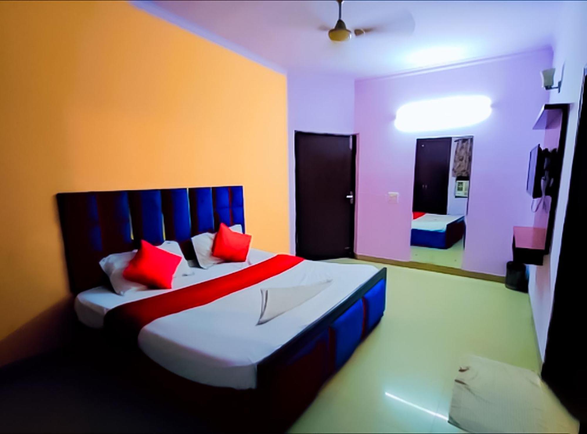 Happy Inn - Near Saket Metro New Delhi Extérieur photo